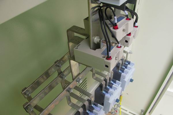 安康配电柜-应急照明配电柜使用对工作人员的具